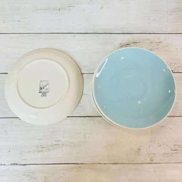 VINTAGE 1950's Harkerware Floral Plates and Solid Blue Plates, 4 Dinner/ 4 Salad - Picture 6 of 6